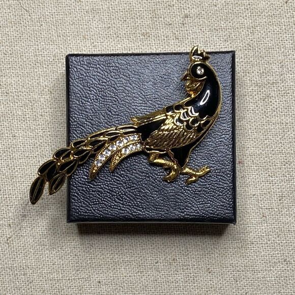 💛 Designer Gold Plated Peacock Crystal Brooch - Picture 3 of 5